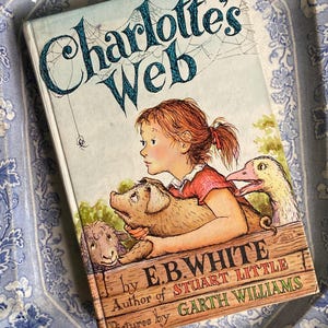 VTG Charlotte’s Web Hardcover Book by E.B. White Pictures By Garth Williams