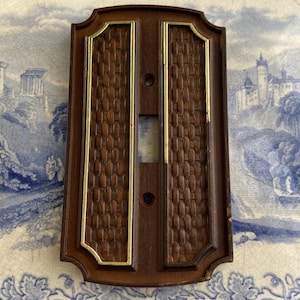 VTG Faux Dark Wood and Gold Switchplate By General Electric 1974 #481C491 Single Toggle Wall Plate