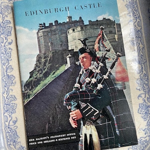 Vintage Edinburgh Castle An Illustrated Guide with the Story of the Castles through the Centuries