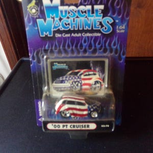 2002 Muscle Machines &#39;00 PT Cruiser Die Cast Car