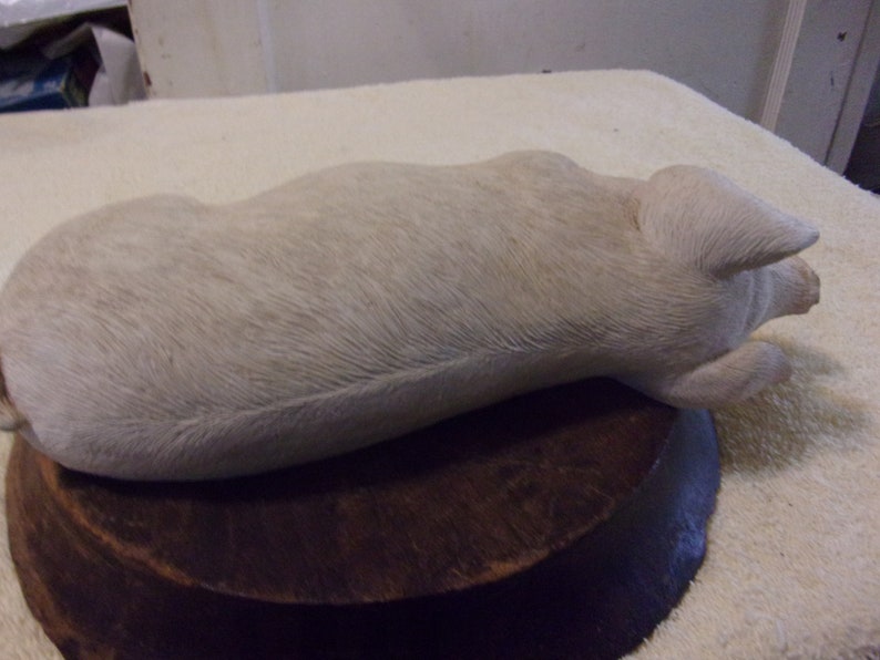 1990 Sandicast Sleeping Mother Pig