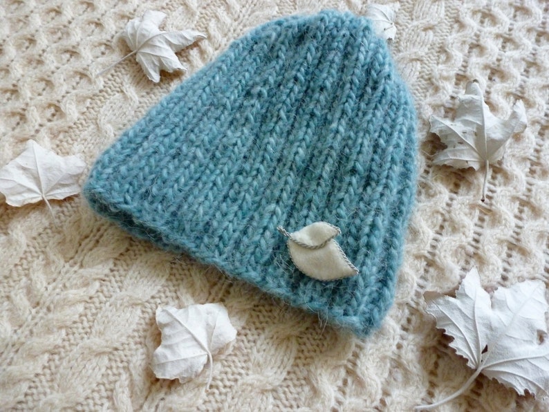 Breath of the North Mawen brooch and Brightstar hat