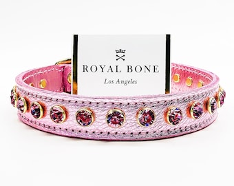Collar para perro artesanal de cuero metalizado rosa con borde dorado y cristales rosas