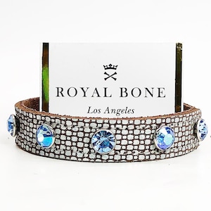 Skóra z masy perłowej + 11 mm jasnoniebieski + 11 mm jasnoniebieski Kryształki AB Ręcznie robiona obroża dla psa XXS-XL