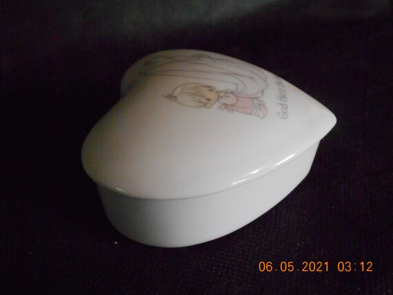Precious Moments Heart Trinket Box View 2