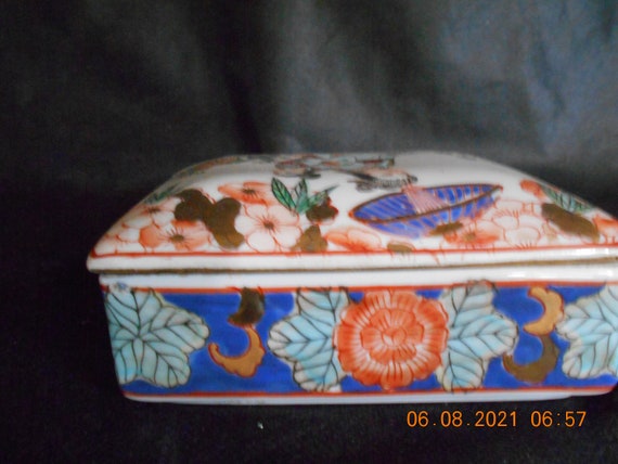 Chinese Trinket Box - Ladies Kneeling in Garden - image 5