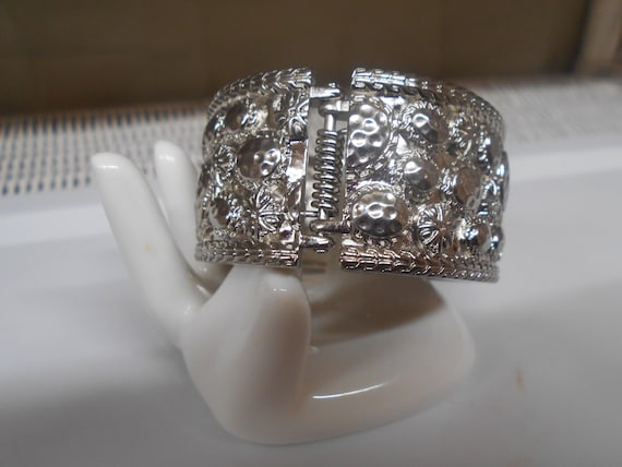 Textured Silver Tone spring Hinge Bangle Bracelet - image 10
