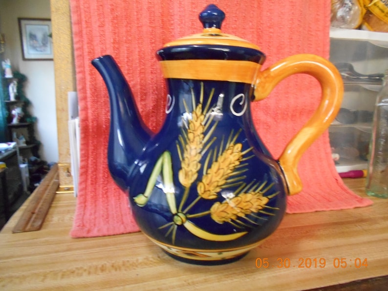 Young/'s Exclusive Decorative Teapot