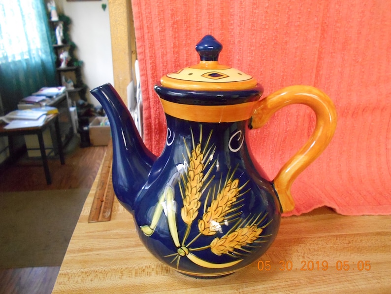 Young/'s Exclusive Decorative Teapot