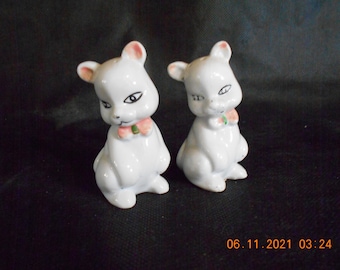 Pair of Cat Salt and Pepper Shakers