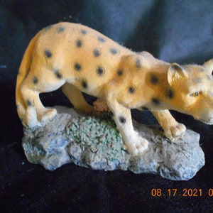 Leopard Figurine - Jubilee Giftware