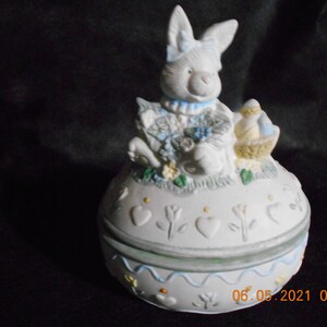 Egg Shaped Trinket Box w/Bunny & Egg Basket on Lid