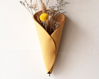 Wall Hanging Leather Vase Dried Flower Bouquet, Colored Air Plant Wall Stand, Wall Hanging for Wedding Flowers Bouquet, Mother's Day Gift