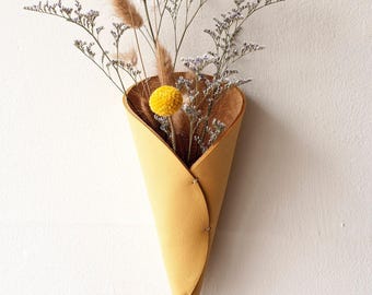 Wall Hanging Leather Vase for Dried Flower Bouquet, Colored Air Plant Wall Stand, Wall Hanging for Wedding Flowers Bouquet, Christmas Gift