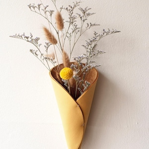 Wall Hanging Leather Vase for Dried Flower Bouquet, Colored Air Plant Wall Stand, Wall Hanging for Wedding Flowers Bouquet, Christmas Gift