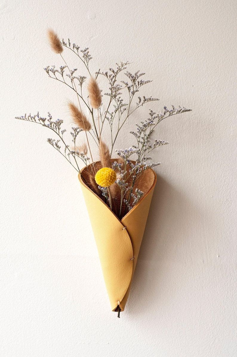 Wall Hanging Leather Vase for Dried Flower Bouquet, Colored Air Plant Wall Stand, Wall Hanging for Wedding Flowers Bouquet, Fathers Day Gift