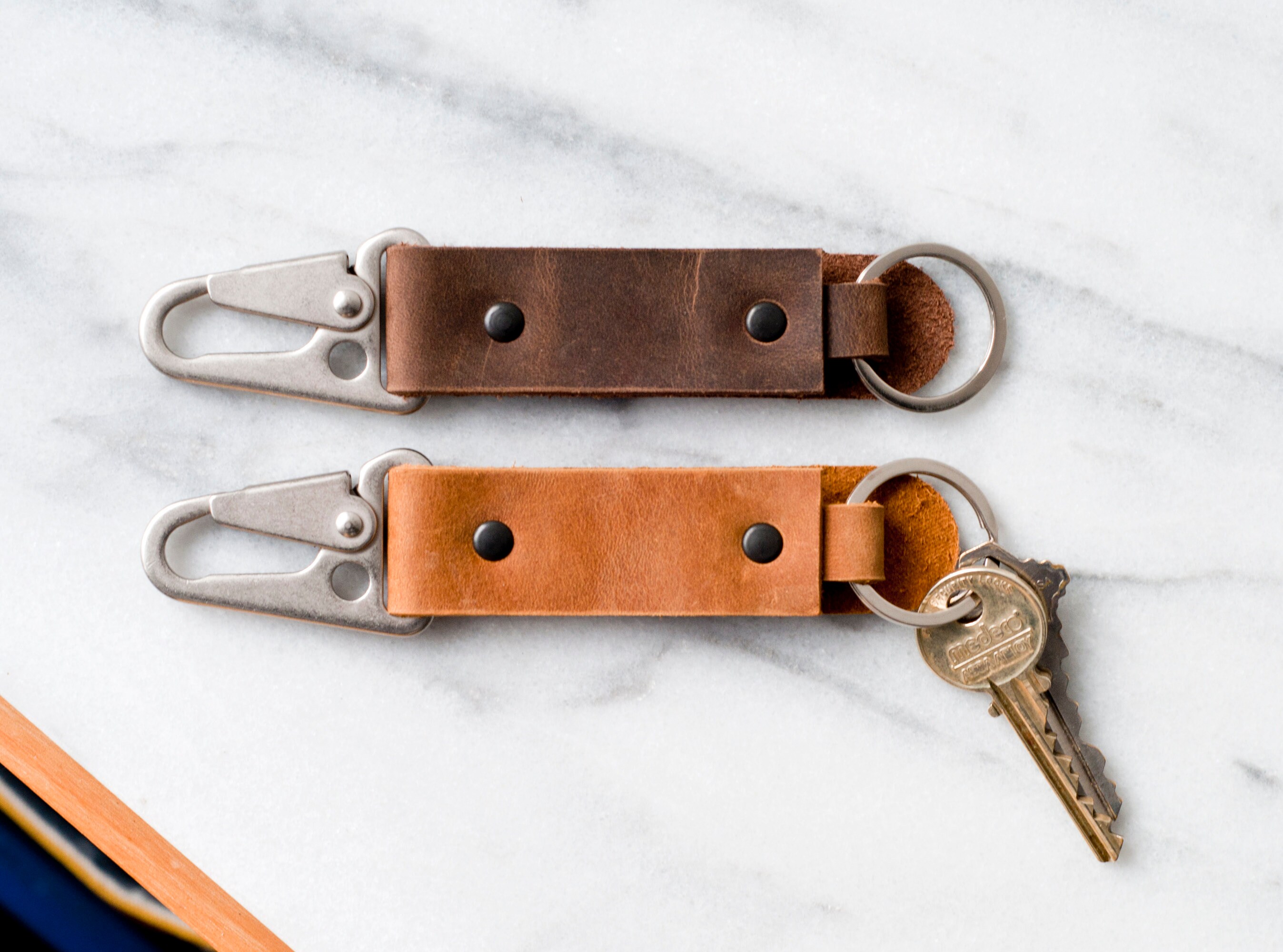 Montreit Leather Keychain Holder for Men and Women with Carabiner Clip