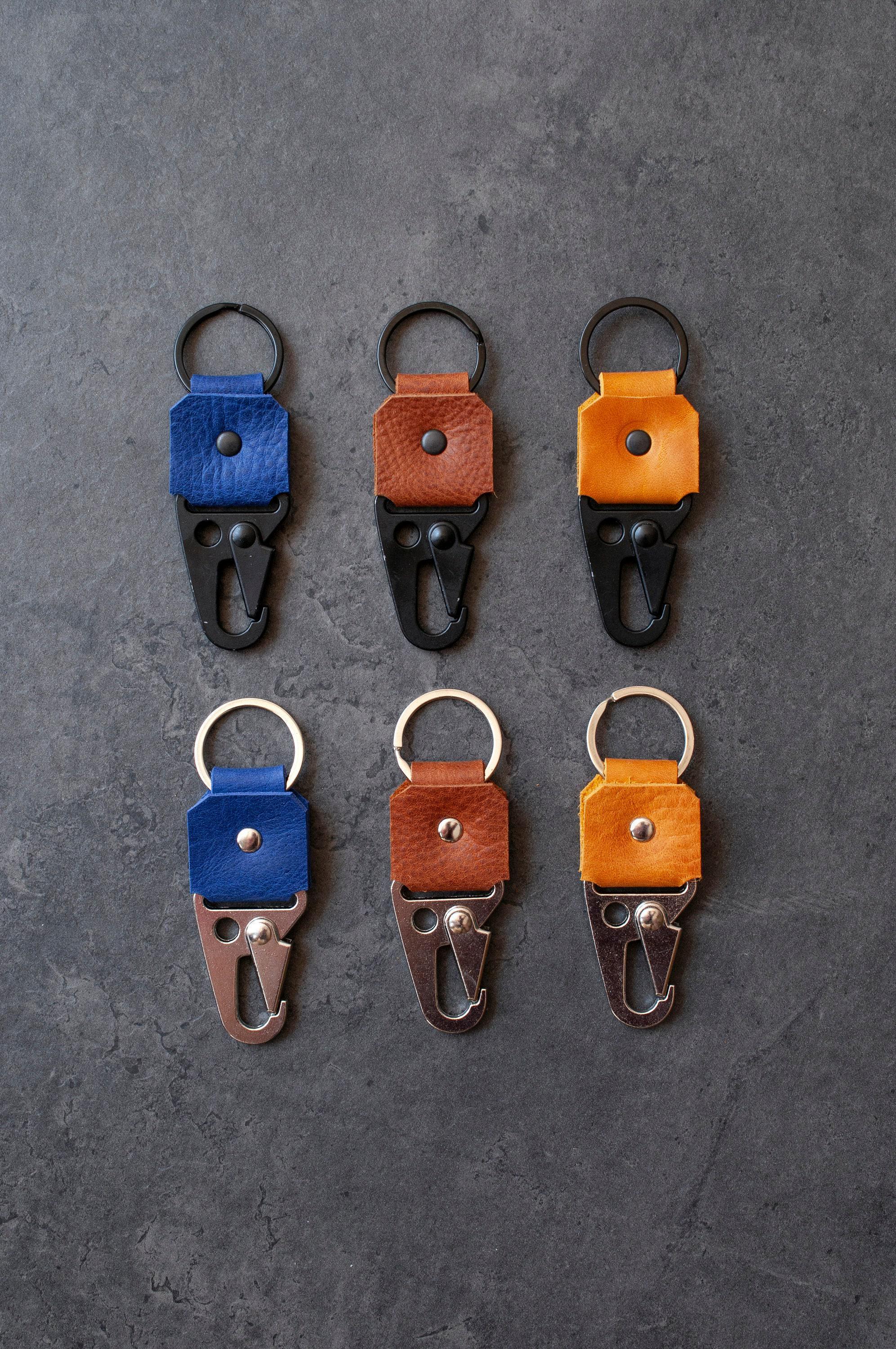 Leather Carabiner Keychain: Sturdy Key Fob, Minimalist Key Holder - Etsy