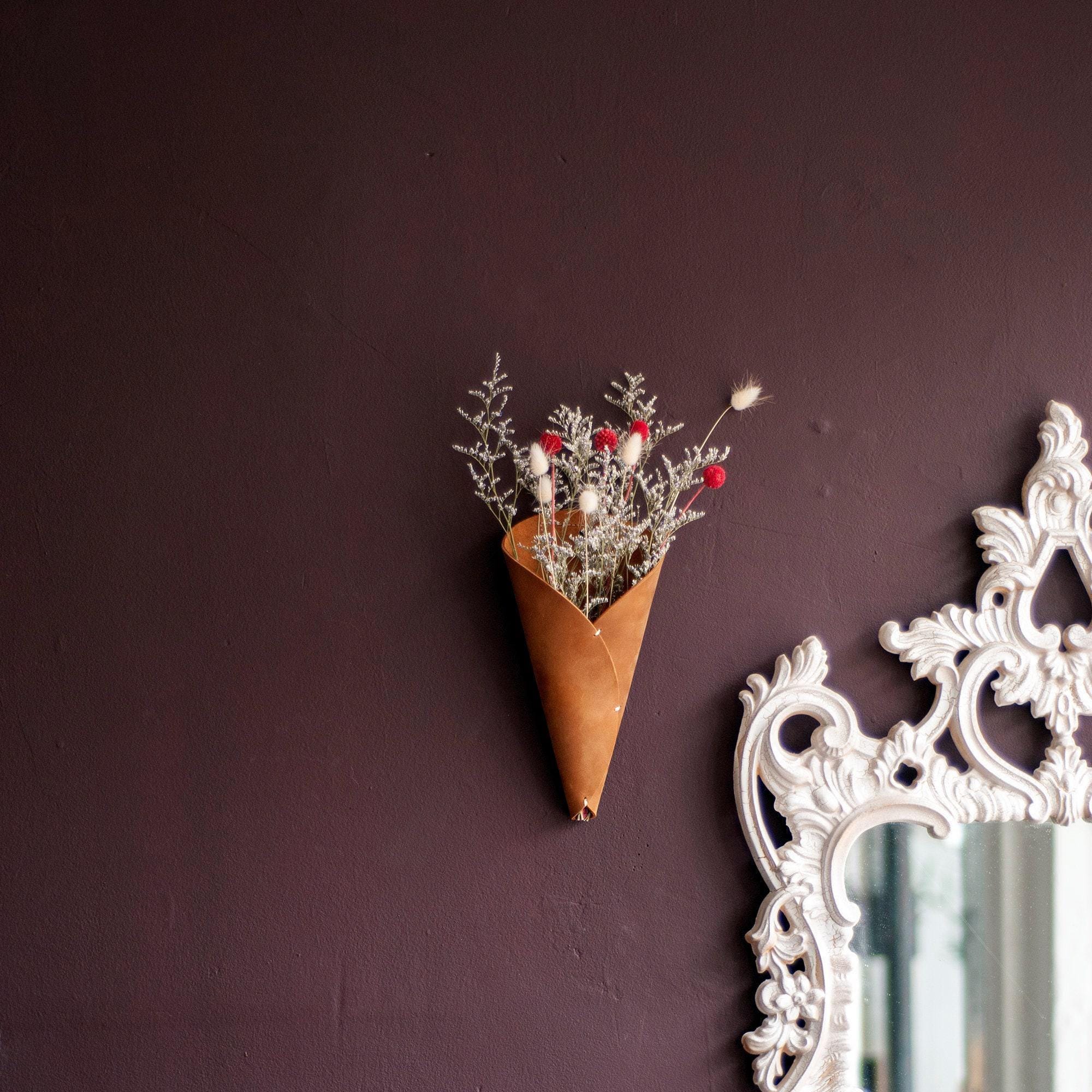 Wall Hanging Leather Vase Dried Flower Bouquet, Boho Rustic Air Plant Wall Stand, Wall Hanging for Wedding Flowers Bouquet, Christmas