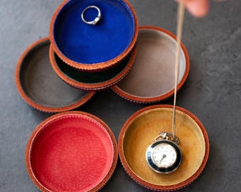 Tiny Leather Ring Dish, Modern Small Jewelry Tray , Leather Jewelry Dish, Housewarming Wedding 3rd Anniversary Birthday Gift for Her Him