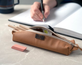 Étui à crayons en cuir personnalisé, trousse à maquillage, cadeau pour professeur