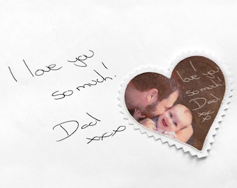 Patch personalizado para vestido de noiva com foto e mensagem escrita à mão: lembrança de casamento