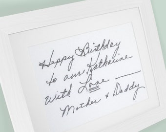 A letra bordada dos seus entes queridos. Arte de bordado emoldurada personalizada. Presente de condolências personalizado pela perda de um pai ou uma mãe. Placa memorial.