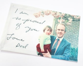 Etiquetas para colchas de camisetas personalizadas com sua letra e foto de família. Etiquetas de tecido personalizadas para colchas de patchwork. Patch costurado.