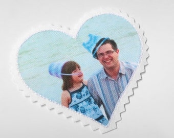 Sua foto de família em um patchwork personalizado para colcha de retalhos. Etiquetas para colchas de camisetas. Sua foto impressa em um patch de almofada de tecido com memórias.