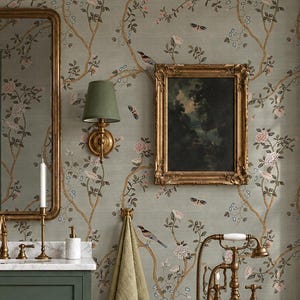 Avignon Chinoiserie | Silbersee | Peel 'n Stick oder PrePasted Wallpaper Abnehmbar • Vinylfrei • Ungiftig