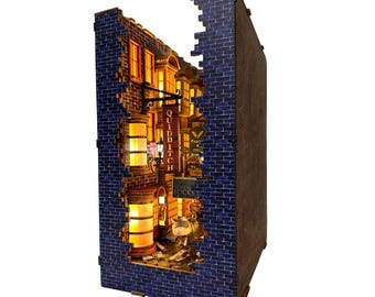 Angolo lettura Diagon Alley, diorama in miniatura illuminato fatto a mano, inserto per scaffale a tema Harry Potter, decorazione per libreria, regalo magico, complemento d'arredo per la biblioteca di casa