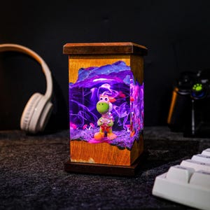Luce notturna Super Mario Yoshi, lampada in resina epossidica fatta a mano, regalo anime per lui, scatola luminosa realizzata a mano immagine 1