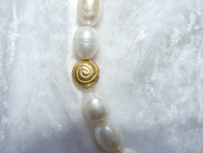 Perlenkette mit Schnecke Bild 3