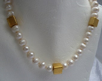 Gold plated pearl necklace with 925 silver