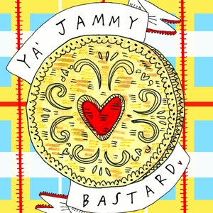 Puede incluir: Una ilustraci&oacute;n dibujada a mano de una galleta con un coraz&oacute;n rojo en el centro. La galleta est&aacute; rodeada de una pancarta blanca con el texto "Ya' Jammy Bastard" en negro.