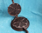 Griswold Cast Iron 18 Heart Star Waffle Iron Small Star Low Base 919 920 913 Cleaned Seasoned