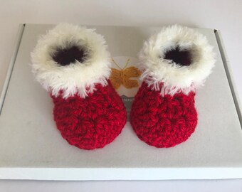 Christmas Booties. Newborn baby christmas booties. Baby christmas gift. Red booties.