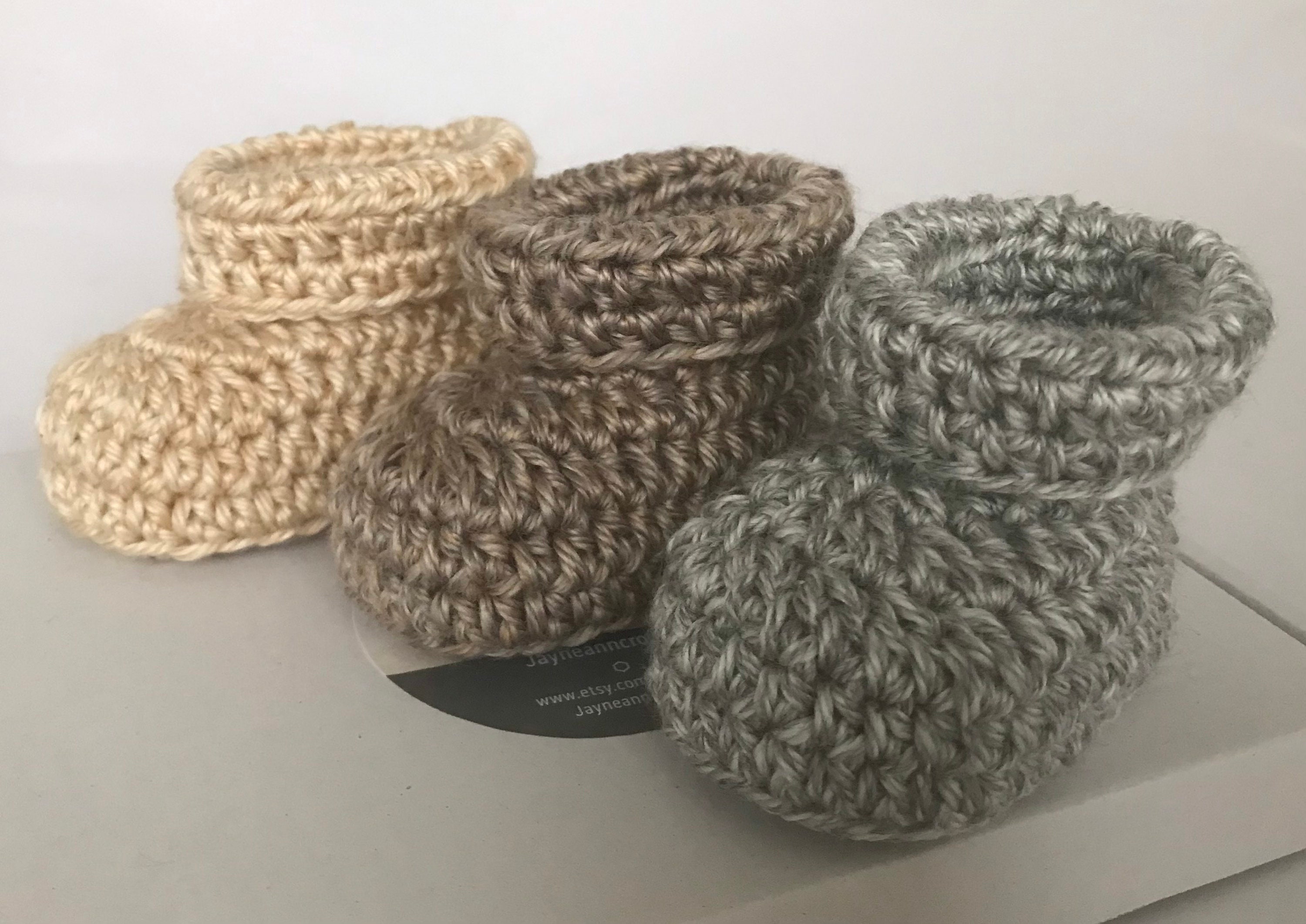 Crochet Baby Booties. Gender neutral booties. Baby shower gift. Newborn gift.