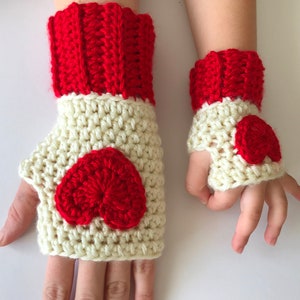 Mother and daughter crochet heart arm warmers. mother and daughter valentines gift. Fingerless gloves. image 1