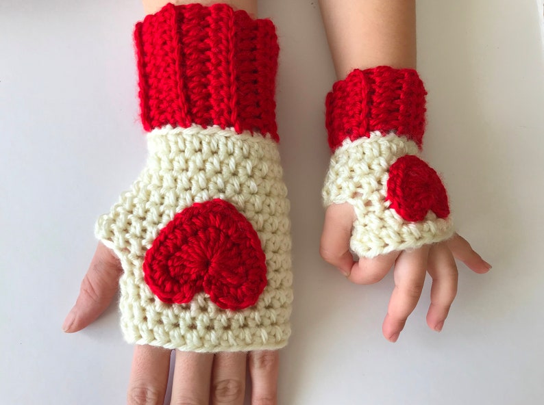 Mother and daughter crochet heart arm warmers. mother and daughter valentines gift. Fingerless gloves. image 1