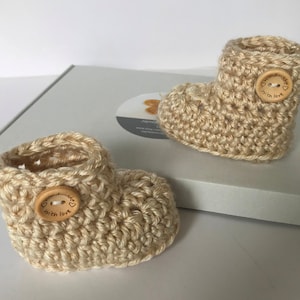 Beige crochet booties. Baby shower gift. Baby booties. Gender neutral booties.