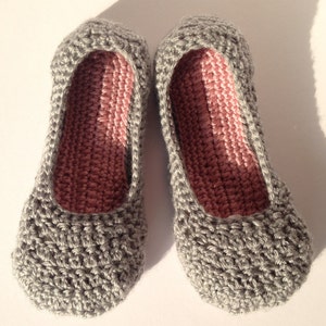 Womens Grey and Dusky Pink crochet slippers. Mothers day gift .Ladies house shoes. Non-slip sole