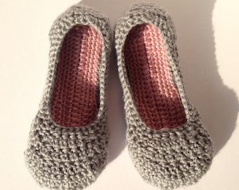 Womens Grey and Dusky Pink crochet slippers. Mothers day gift .Ladies house shoes. Non-slip sole
