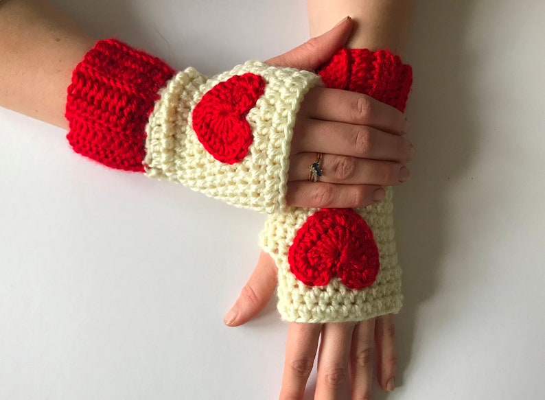 Mother and daughter crochet heart arm warmers. mother and daughter valentines gift. Fingerless gloves. image 5