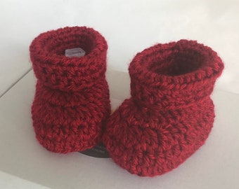 Red crochet booties. Christmas booties. Gender neutral booties.
