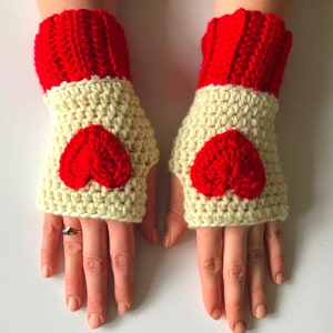 Mother and daughter crochet heart arm warmers. mother and daughter valentines gift. Fingerless gloves. image 6