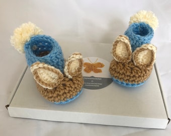 Rabbit crochet booties. bunny booties.  rabbit baby shower gift. Crochet booties