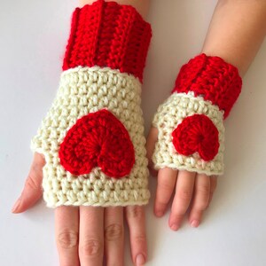 Mother and daughter crochet heart arm warmers. mother and daughter valentines gift. Fingerless gloves. image 2