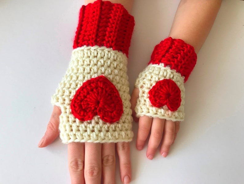 Mother and daughter crochet heart arm warmers. mother and daughter valentines gift. Fingerless gloves. image 2