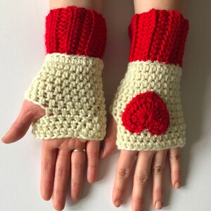 Mother and daughter crochet heart arm warmers. mother and daughter valentines gift. Fingerless gloves. image 7